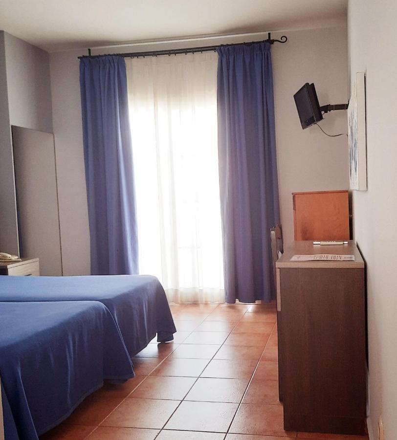 Hostal La Colonia Marbella Esterno foto