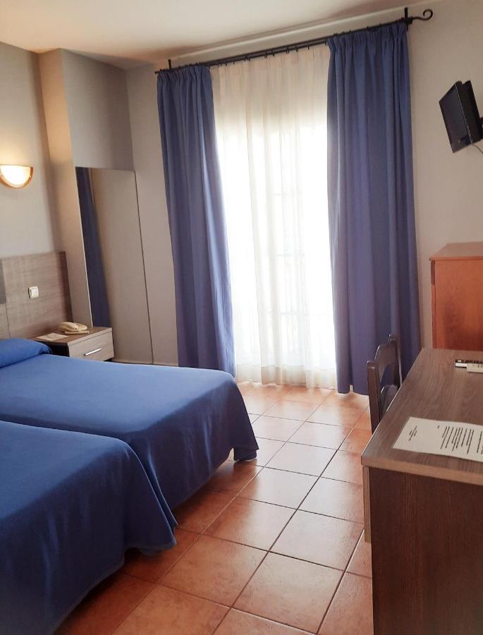 Hostal La Colonia Marbella Esterno foto