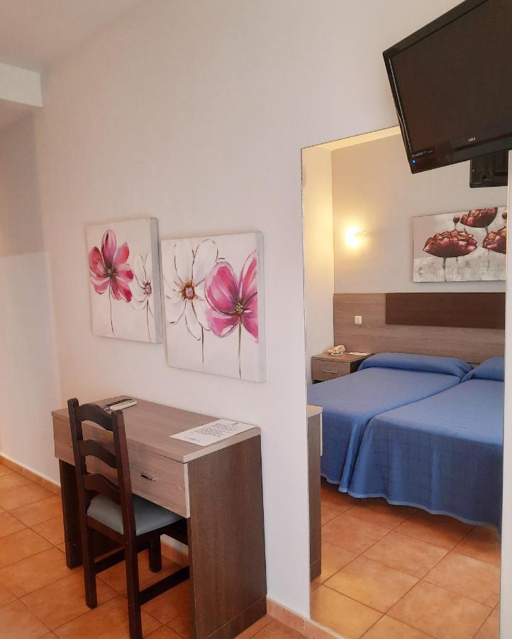 Hostal La Colonia Marbella Esterno foto